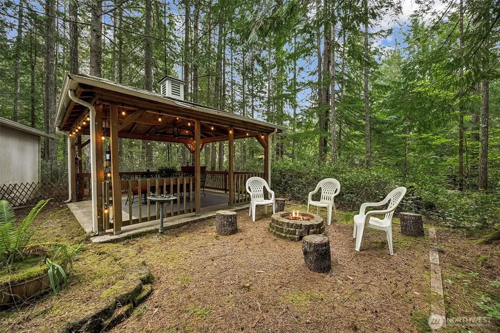 10 N Duckabush Drive W Hoodsport WA 98548