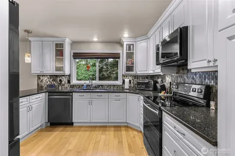 24520 SE 46th Street Sammamish WA 98029