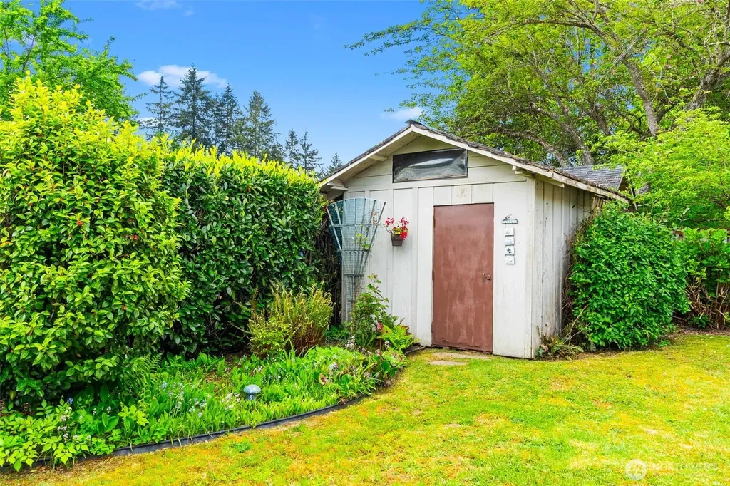 2716 Walnut Loop NW Olympia WA 98502