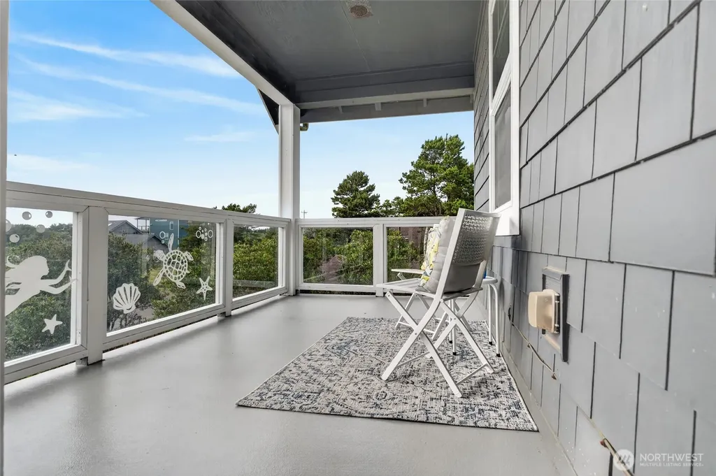 126 Sand Dune Avenue NW Ocean Shores WA 98569