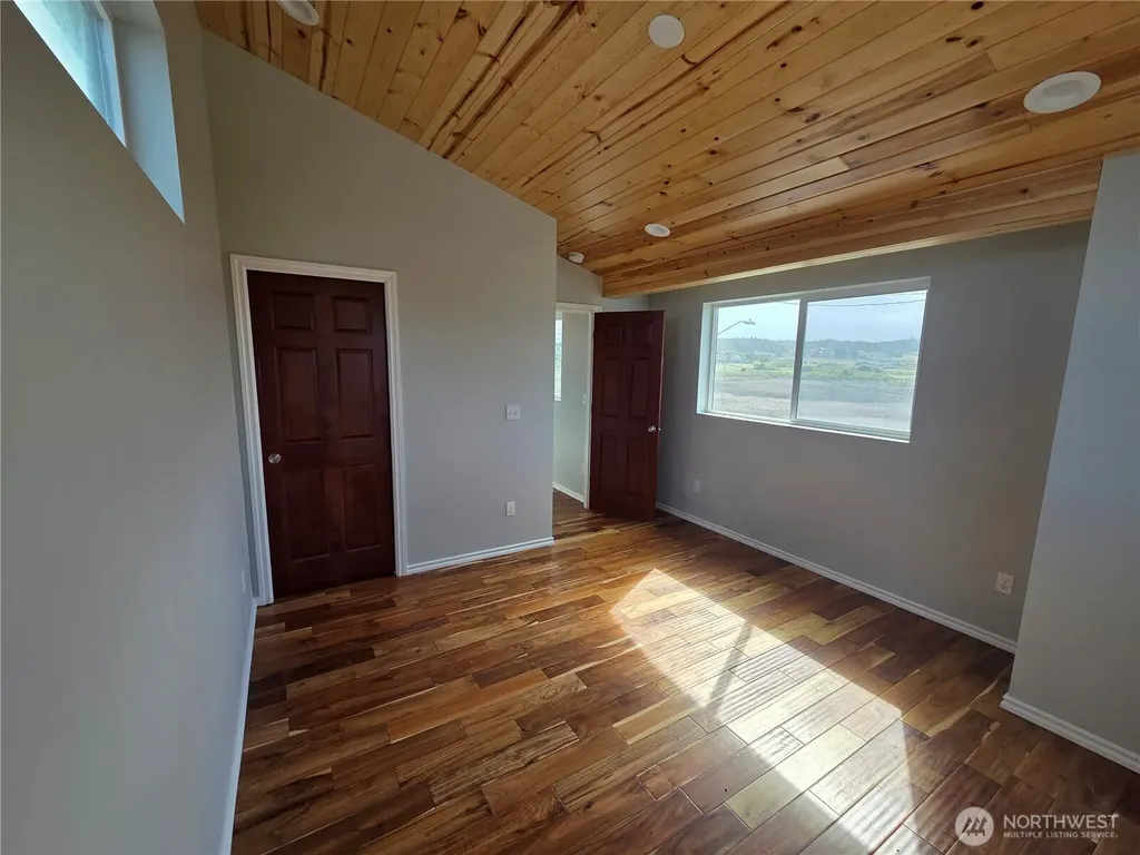 2629 W Beach Road Oak Harbor WA 98277
