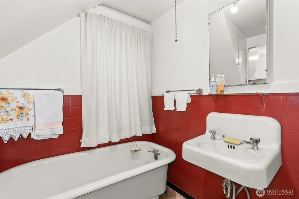 1824 Gerber Street Raymond WA 98577