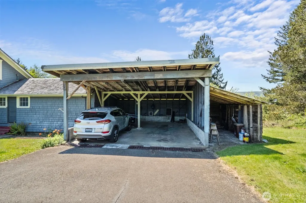 1824 Gerber Street Raymond WA 98577