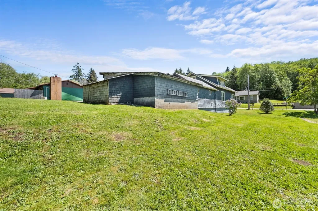 1824 Gerber Street Raymond WA 98577