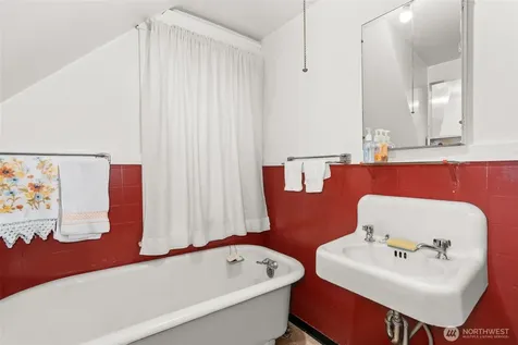 1824 Gerber Street Raymond WA 98577