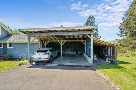 1824 Gerber Street Raymond WA 98577