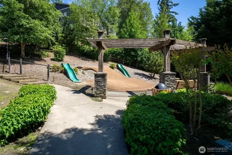 16990 NE 84th Court Redmond WA 98052