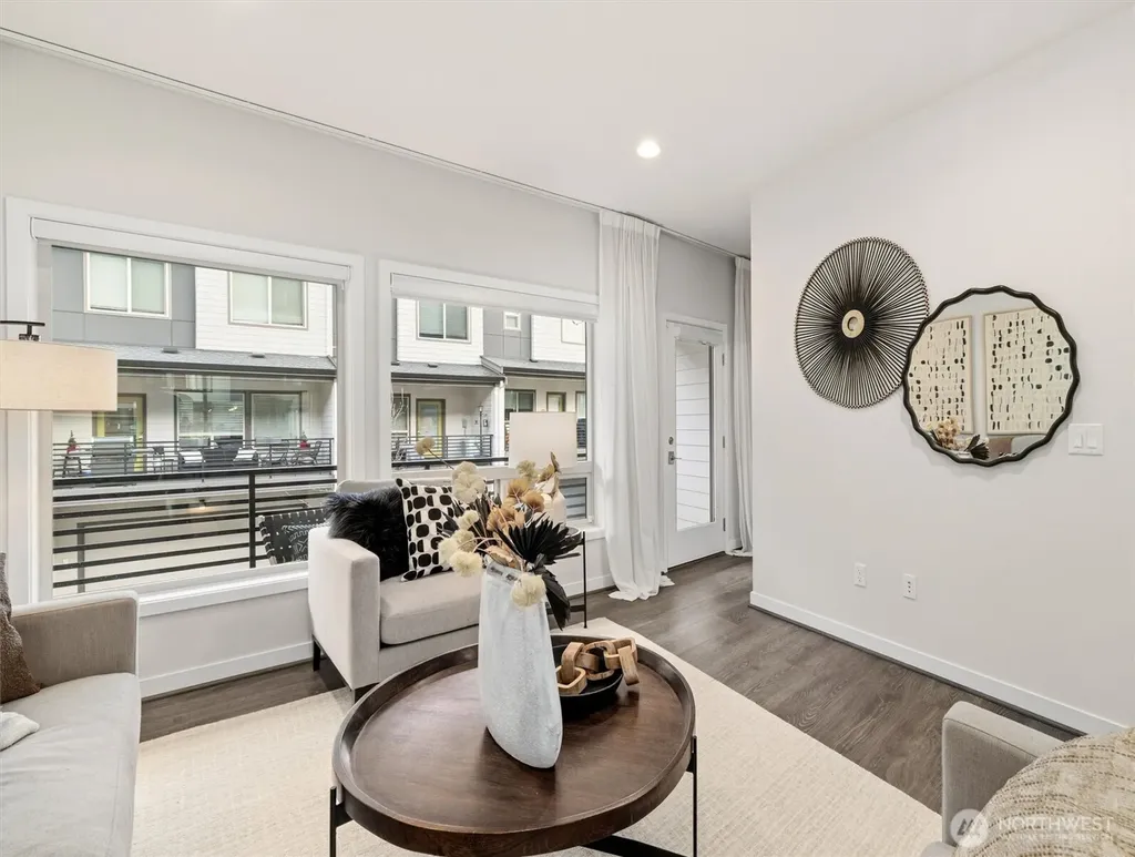 964 7th Avenue NE Issaquah WA 98029