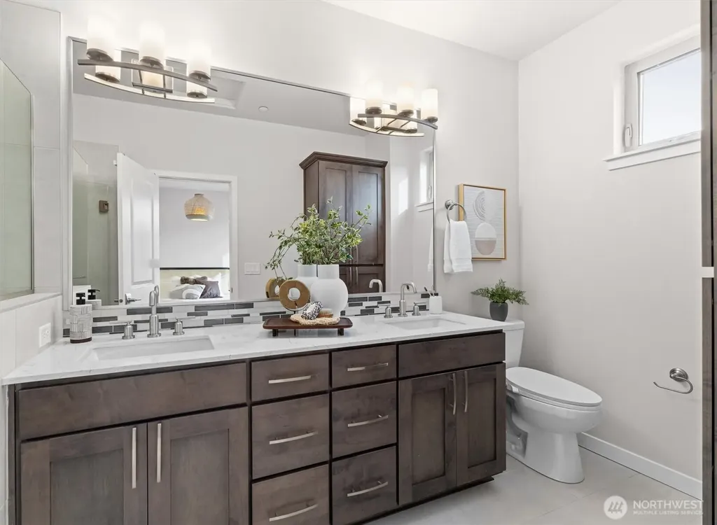 964 7th Avenue NE Issaquah WA 98029