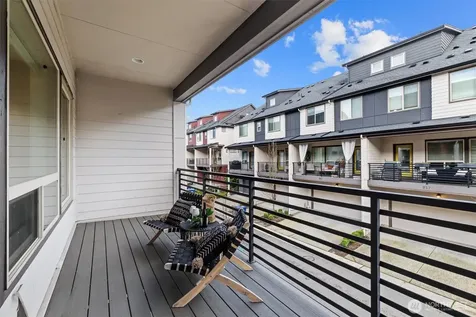 964 7th Avenue NE Issaquah WA 98029