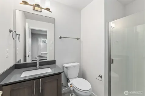 964 7th Avenue NE Issaquah WA 98029