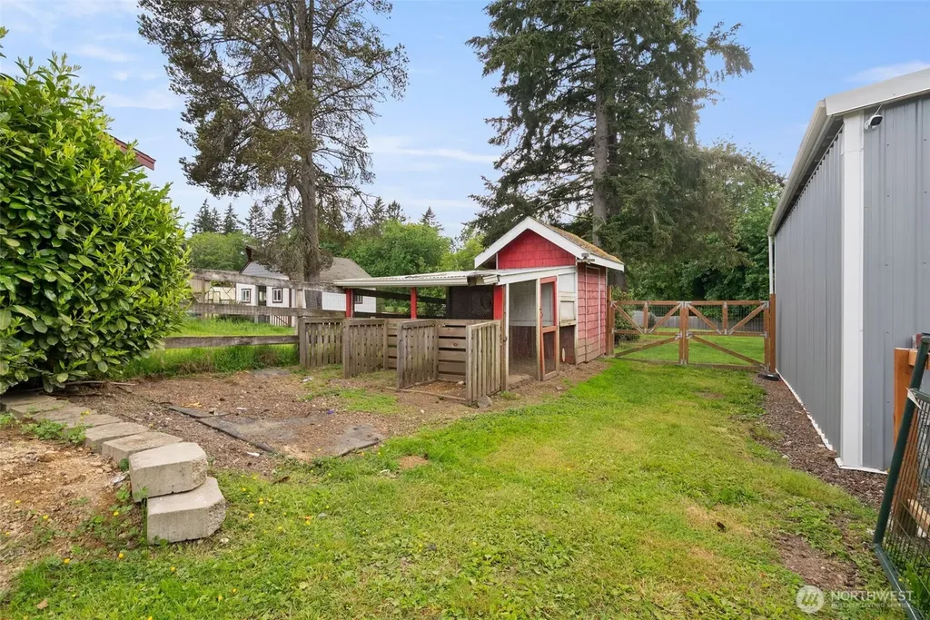 6096 E Collins Road Port Orchard WA 98366