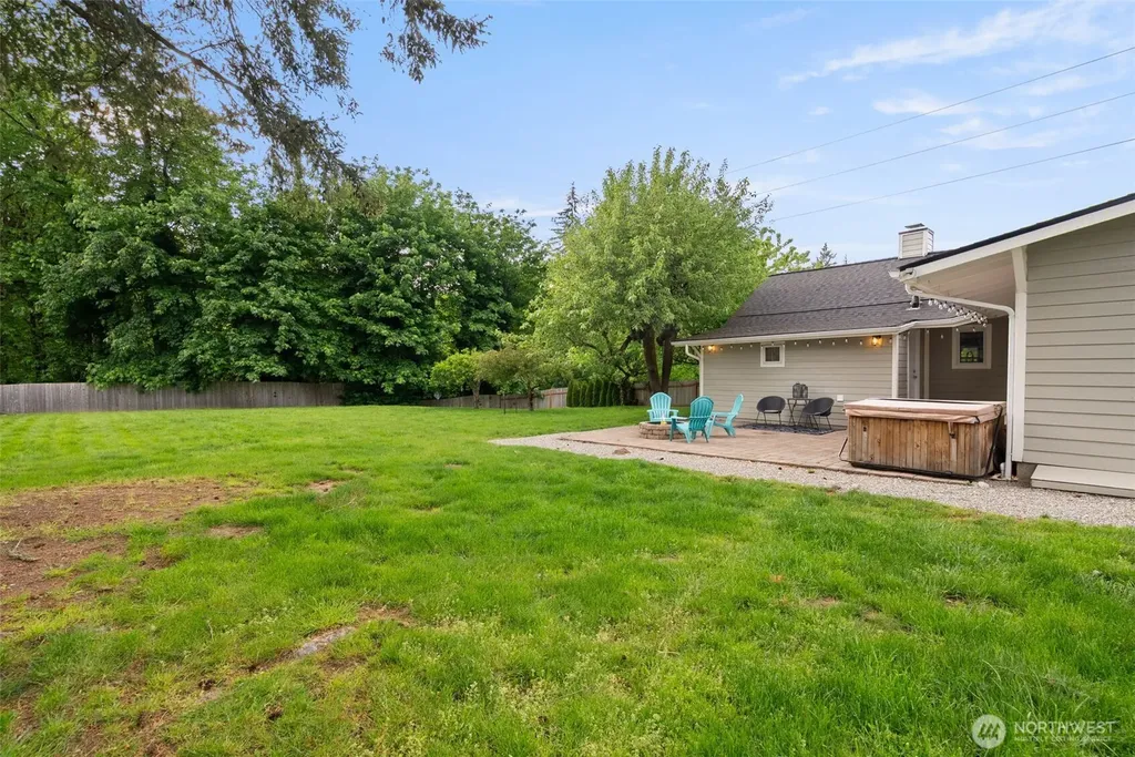6096 E Collins Road Port Orchard WA 98366