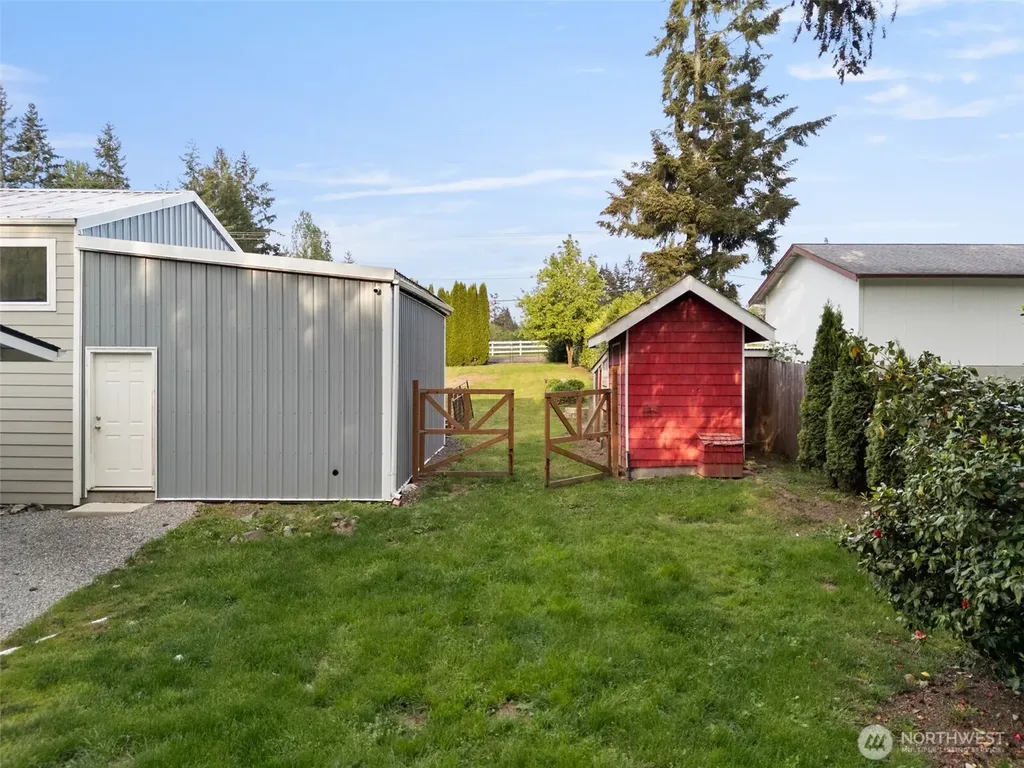 6096 E Collins Road Port Orchard WA 98366