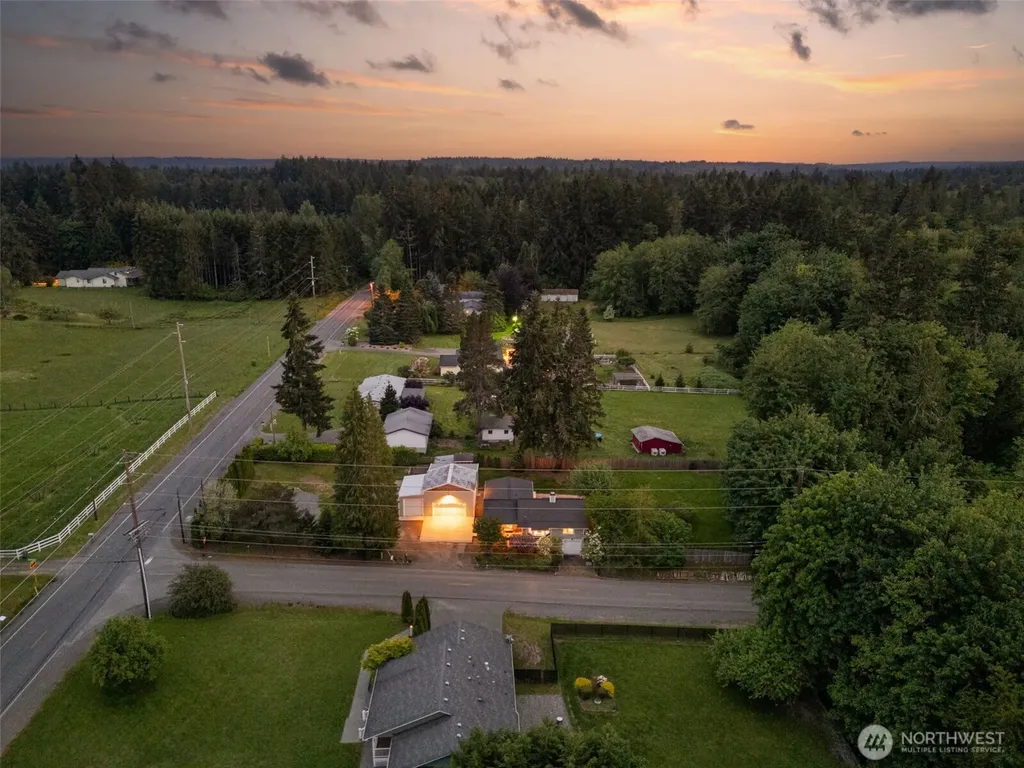 6096 E Collins Road Port Orchard WA 98366
