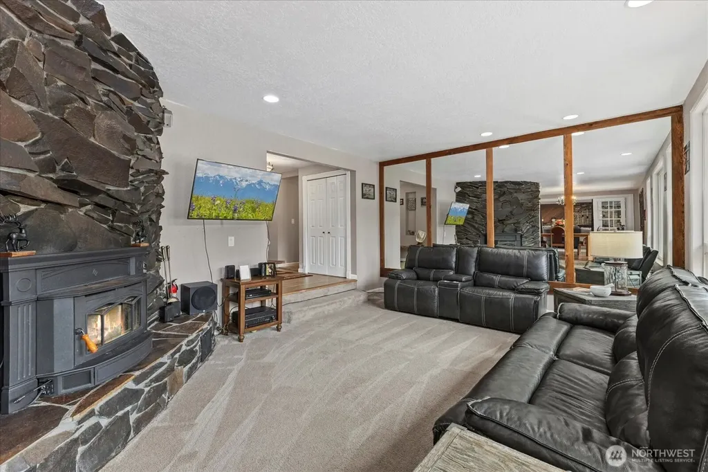 29832 Kent Black Diamond Road SE Kent WA 98042