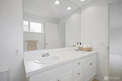 3904 NE 5th Place Renton WA 98056