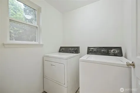 3904 NE 5th Place Renton WA 98056