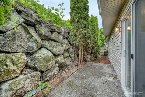 3904 NE 5th Place Renton WA 98056