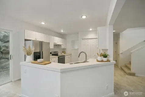 3904 NE 5th Place Renton WA 98056
