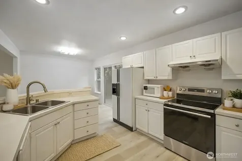3904 NE 5th Place Renton WA 98056