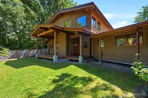 19946 47th Avenue NE Lake Forest Park WA 98155