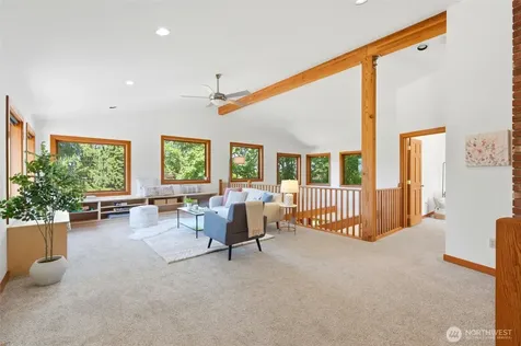 19946 47th Avenue NE Lake Forest Park WA 98155