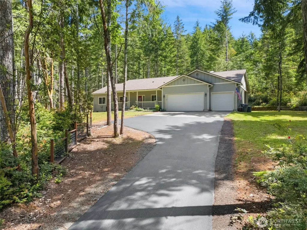 300 E Hillside Drive Belfair WA 98528