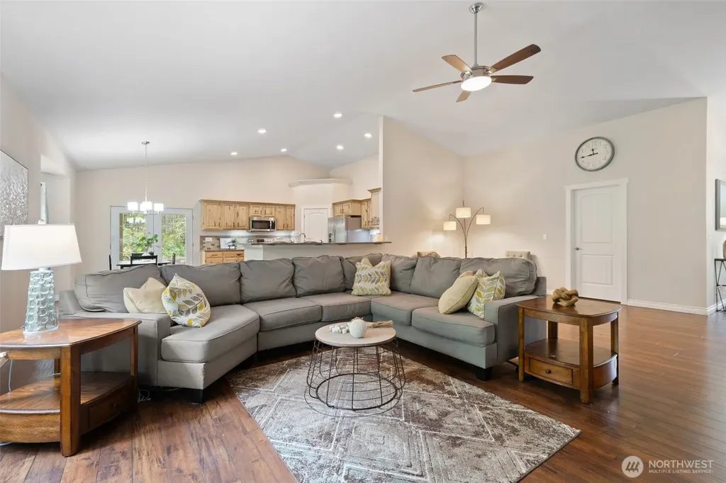 300 E Hillside Drive Belfair WA 98528