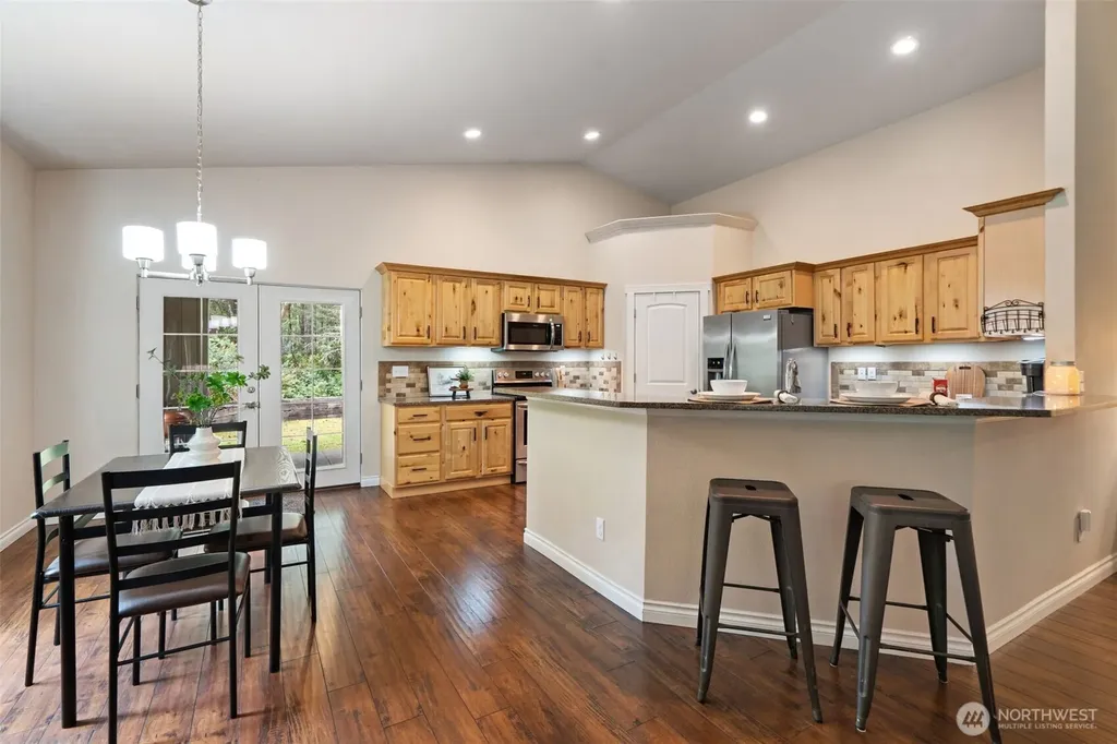 300 E Hillside Drive Belfair WA 98528