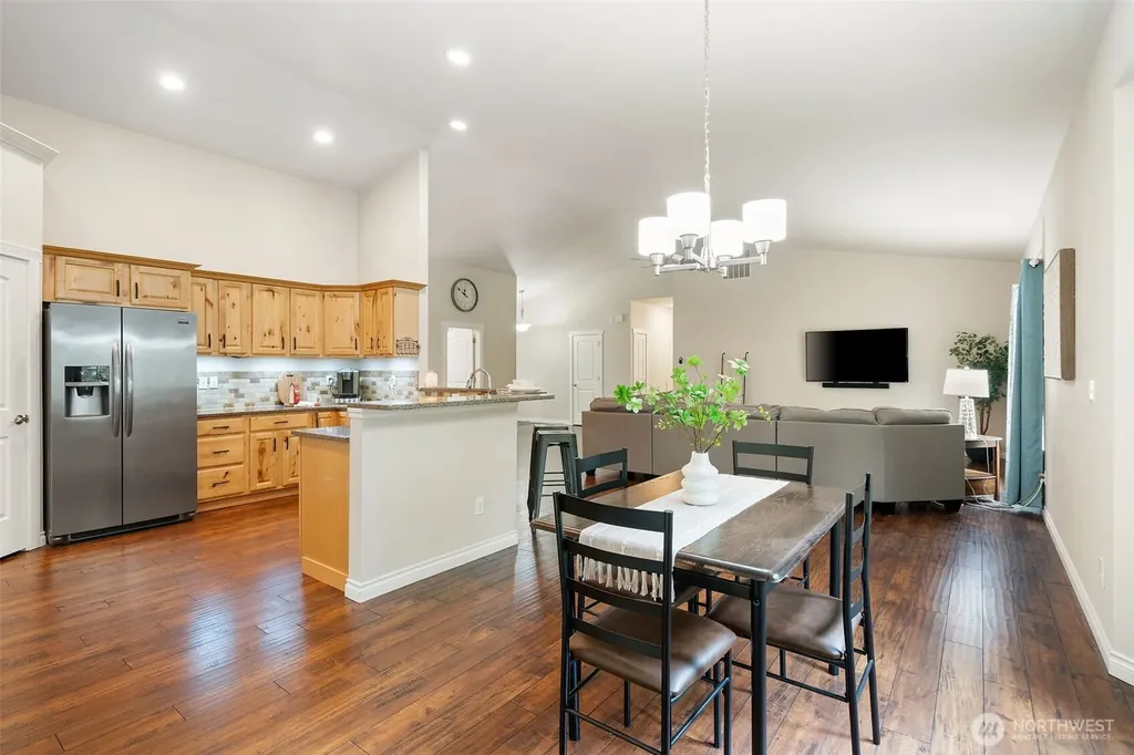 300 E Hillside Drive Belfair WA 98528