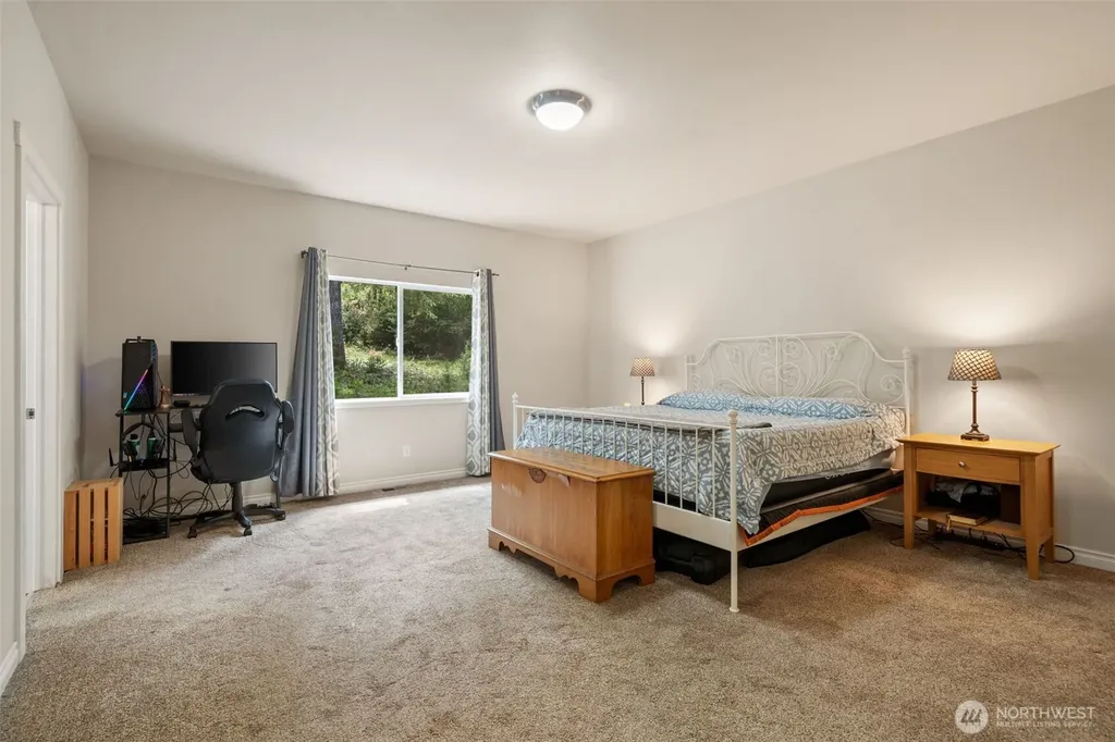 300 E Hillside Drive Belfair WA 98528