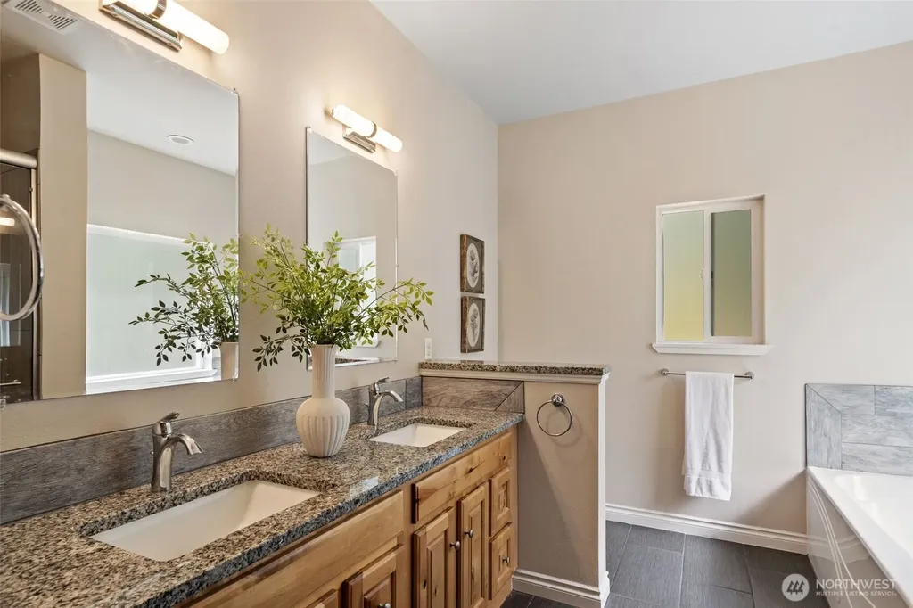 300 E Hillside Drive Belfair WA 98528