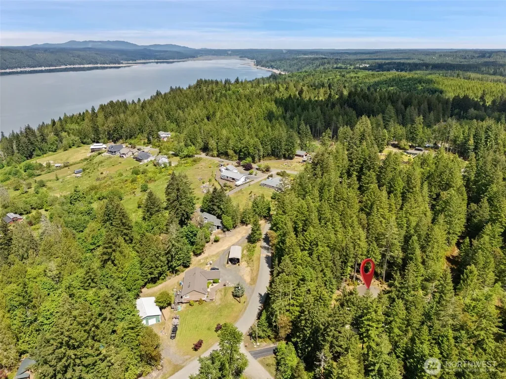 300 E Hillside Drive Belfair WA 98528