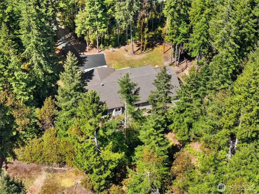 300 E Hillside Drive Belfair WA 98528