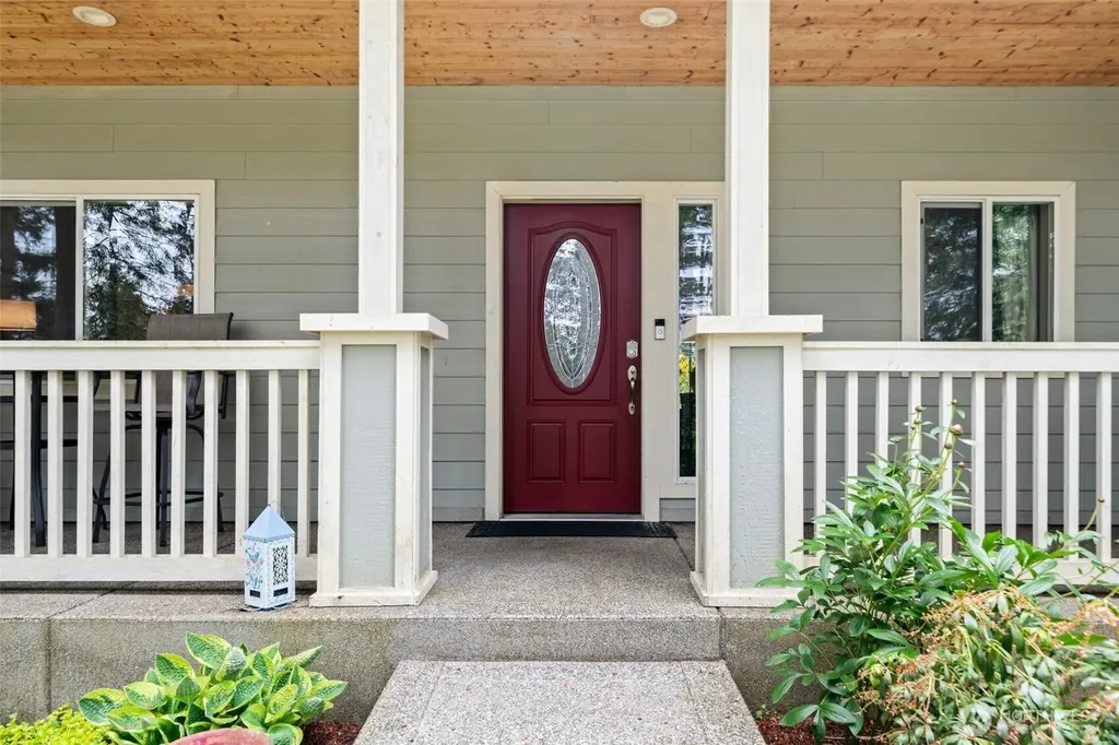 300 E Hillside Drive Belfair WA 98528