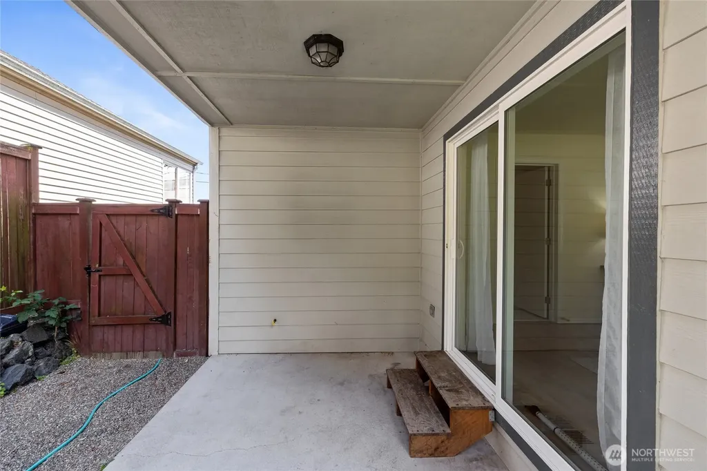 1641 Bayview Drive W Bremerton WA 98312