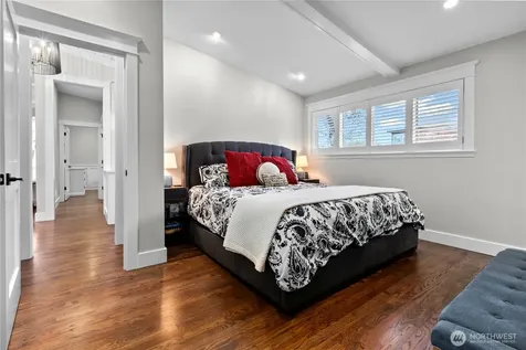 3227 103rd Place NE Bellevue WA 98004