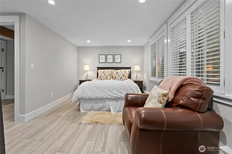 3227 103rd Place NE Bellevue WA 98004