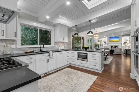 3227 103rd Place NE Bellevue WA 98004