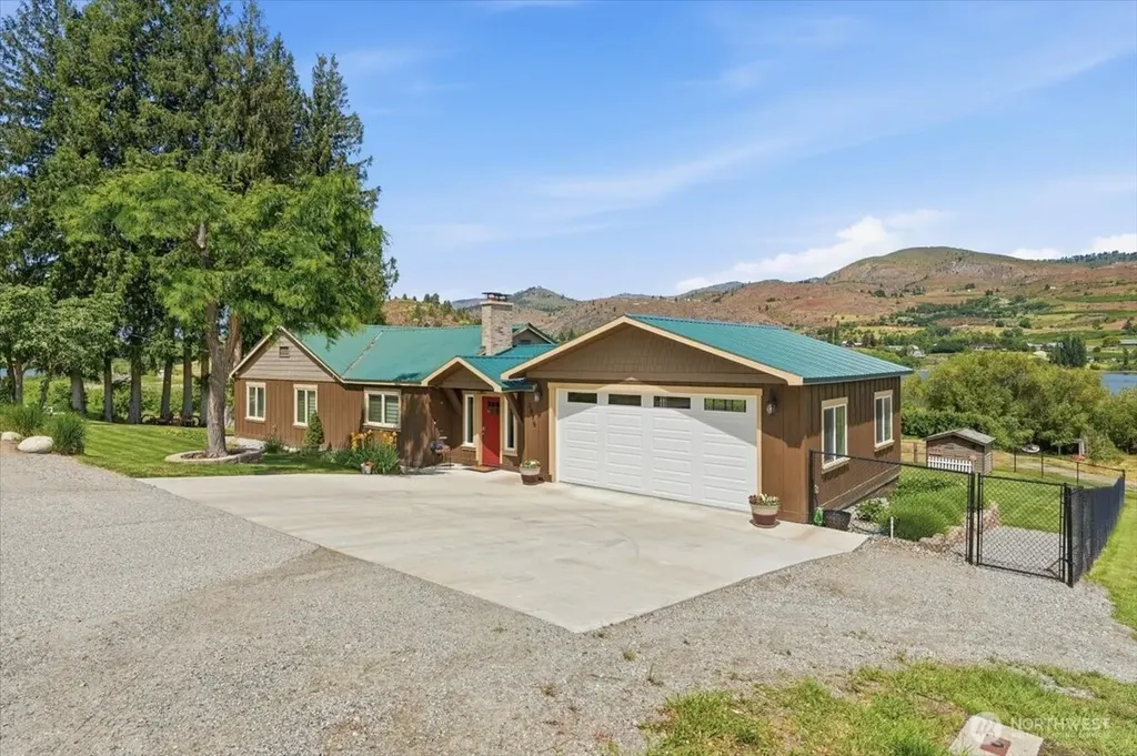 2876 Green Avenue Manson WA 98831