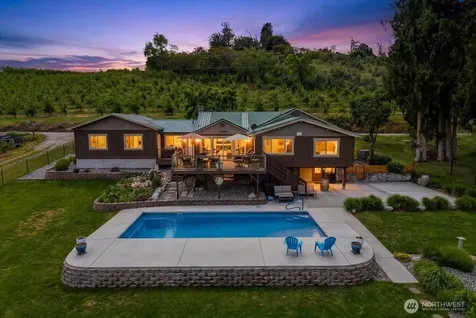 2876 Green Avenue Manson WA 98831