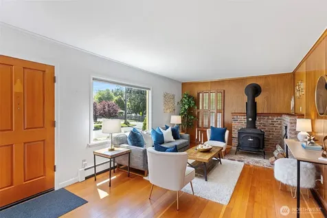 4812 SW Stevens Street Seattle WA 98116