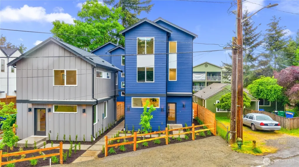 12032 Hiram Place NE Seattle WA 98125