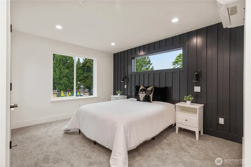 12032 Hiram Place NE Seattle WA 98125