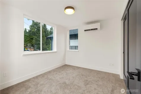 12032 Hiram Place NE Seattle WA 98125