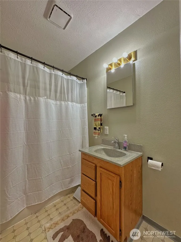 111 Washington Place Electric City WA 99123