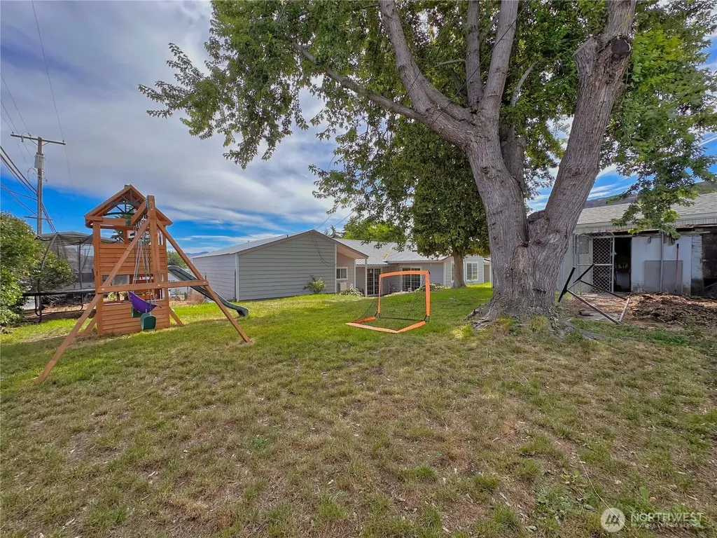 111 Washington Place Electric City WA 99123