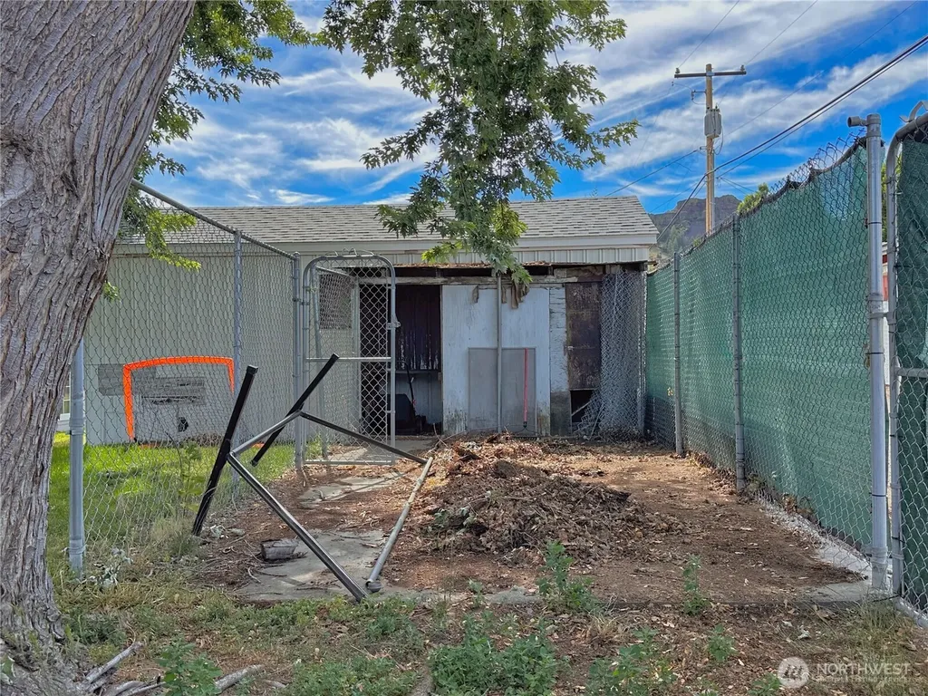 111 Washington Place Electric City WA 99123