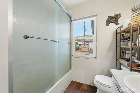 608 N Bradley Street Chelan WA 98816